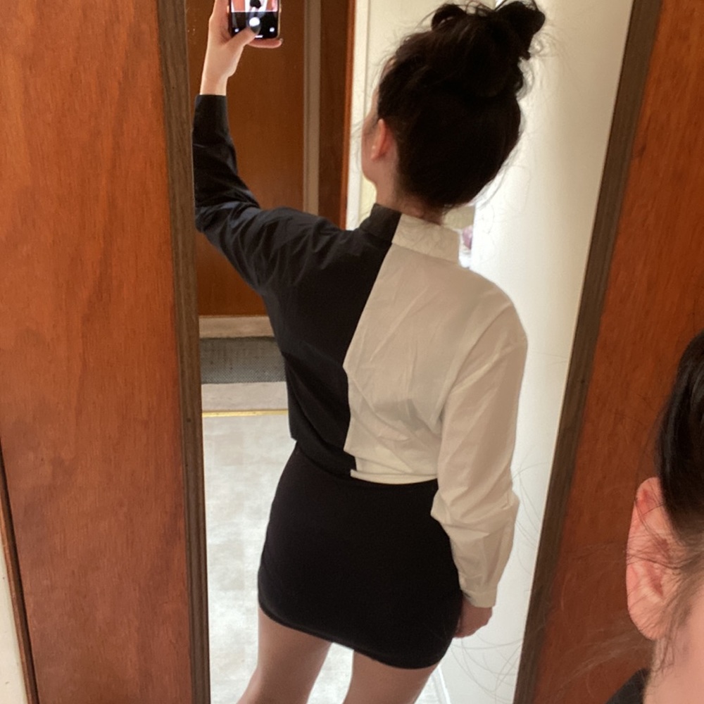 Shein • Contrasting Colorblock Split Button Up Bl… - image 2